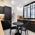 Modern And Attractive Apartment Trocadero